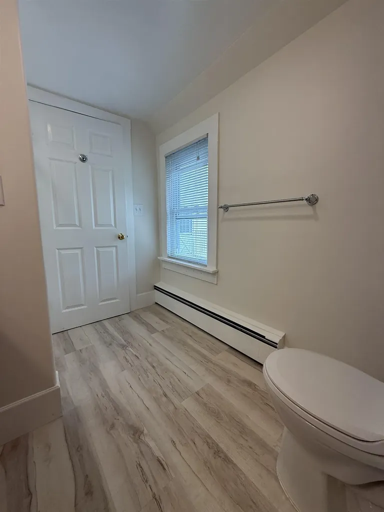 6 Griffin Avenue Londonderry NH 03053