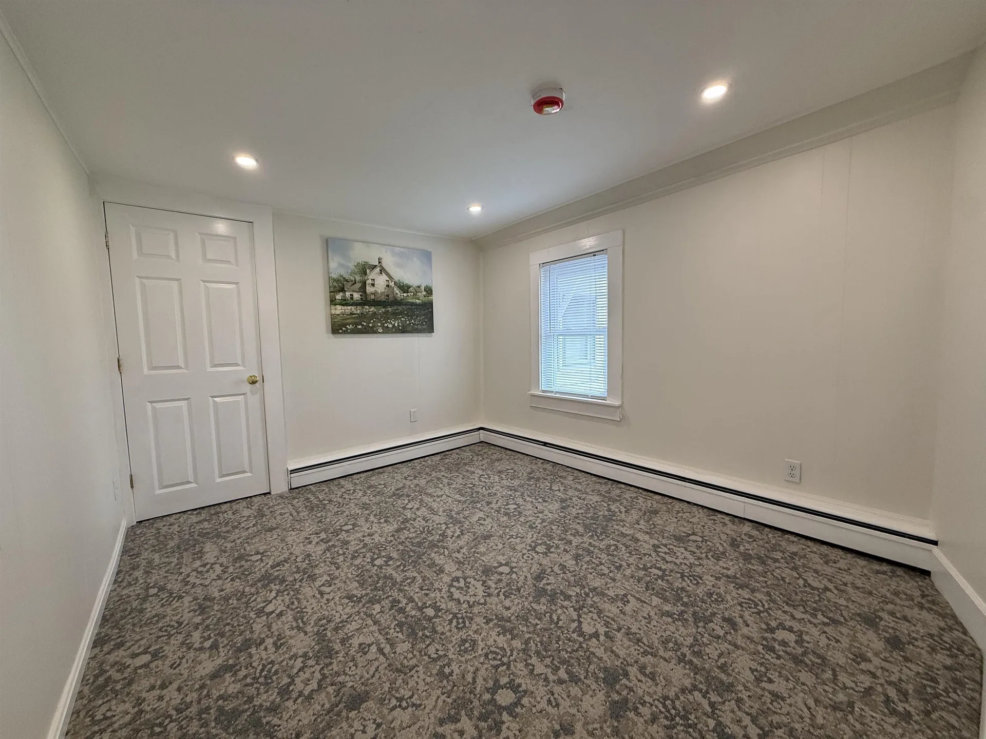 6 Griffin Avenue Londonderry NH 03053