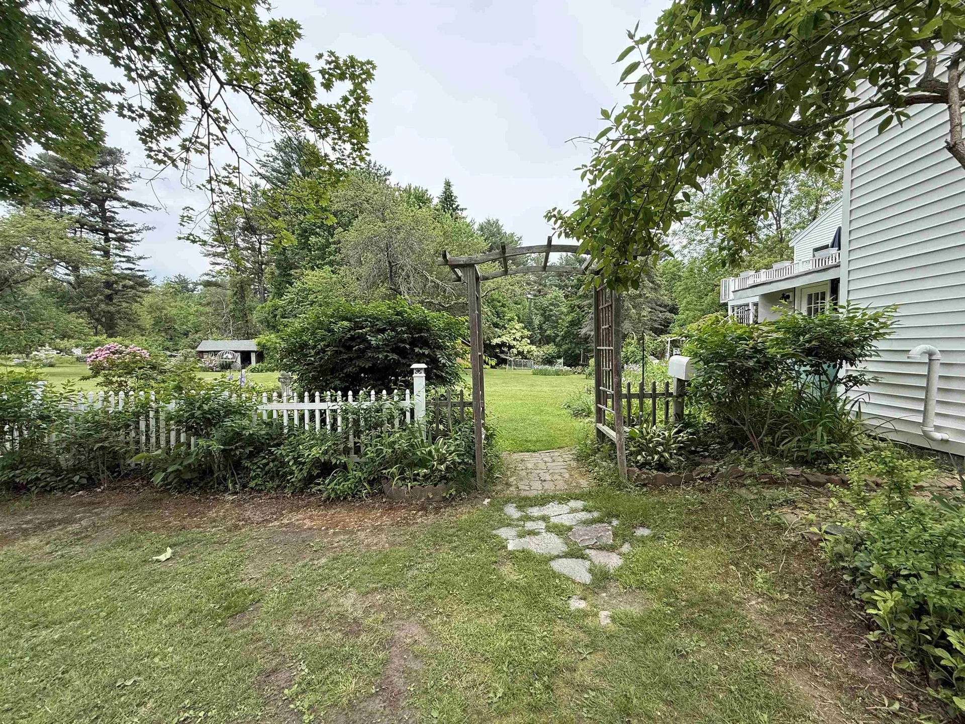 6 Griffin Avenue Londonderry NH 03053