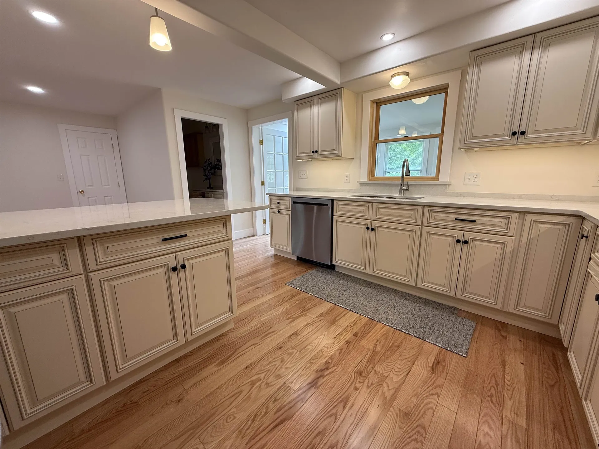 6 Griffin Avenue Londonderry NH 03053