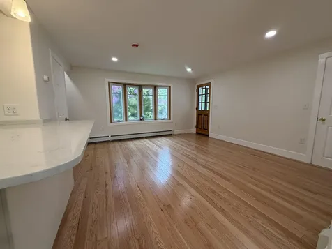 6 Griffin Avenue Londonderry NH 03053