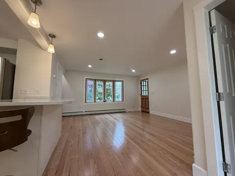 6 Griffin Avenue Londonderry NH 03053