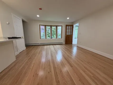 6 Griffin Avenue Londonderry NH 03053