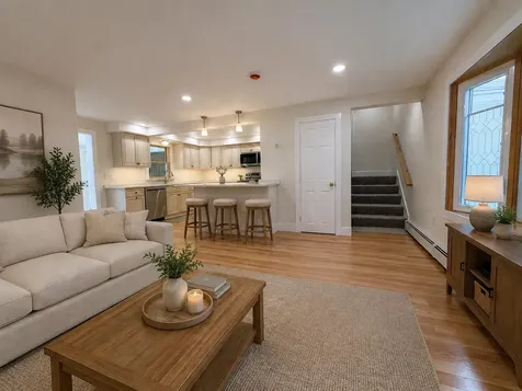 6 Griffin Avenue Londonderry NH 03053