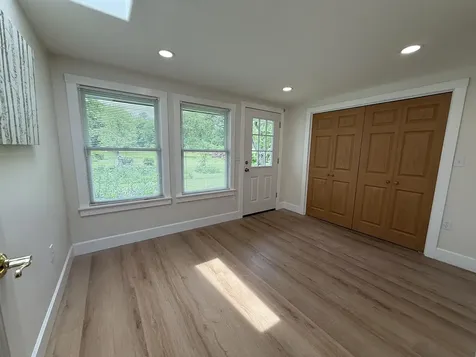 6 Griffin Avenue Londonderry NH 03053