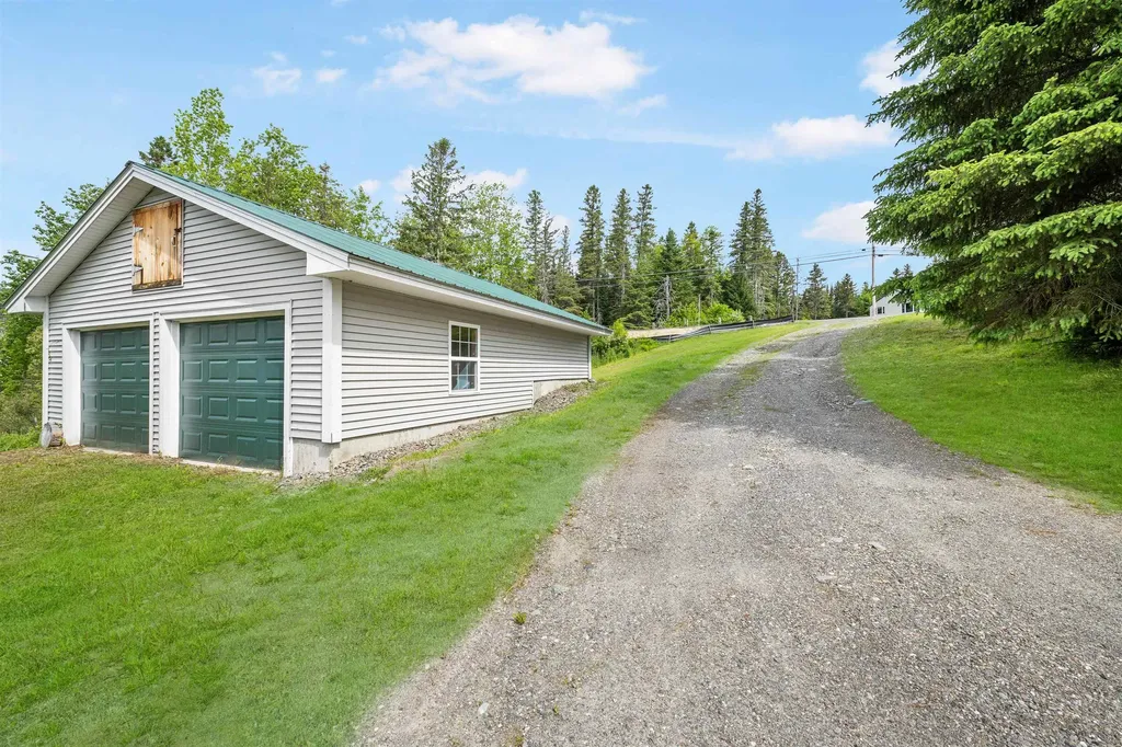25 Lake Francis Drive Pittsburg NH 03592