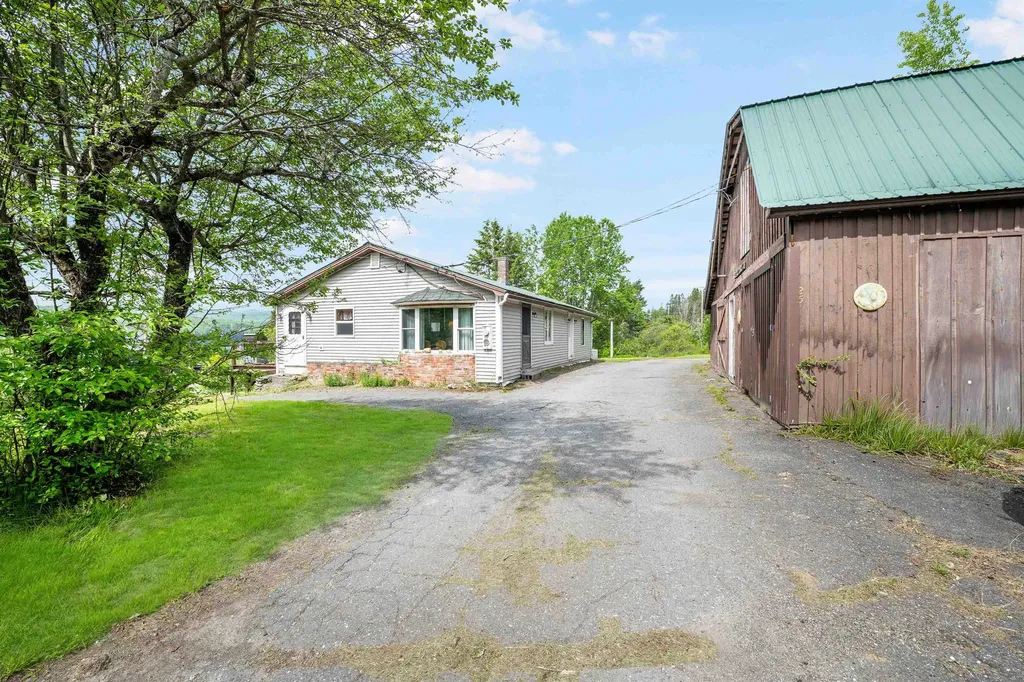 25 Lake Francis Drive Pittsburg NH 03592