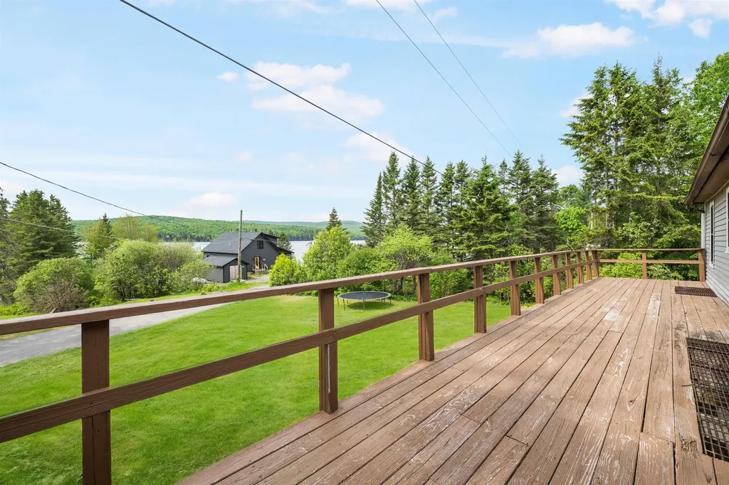 25 Lake Francis Drive Pittsburg NH 03592