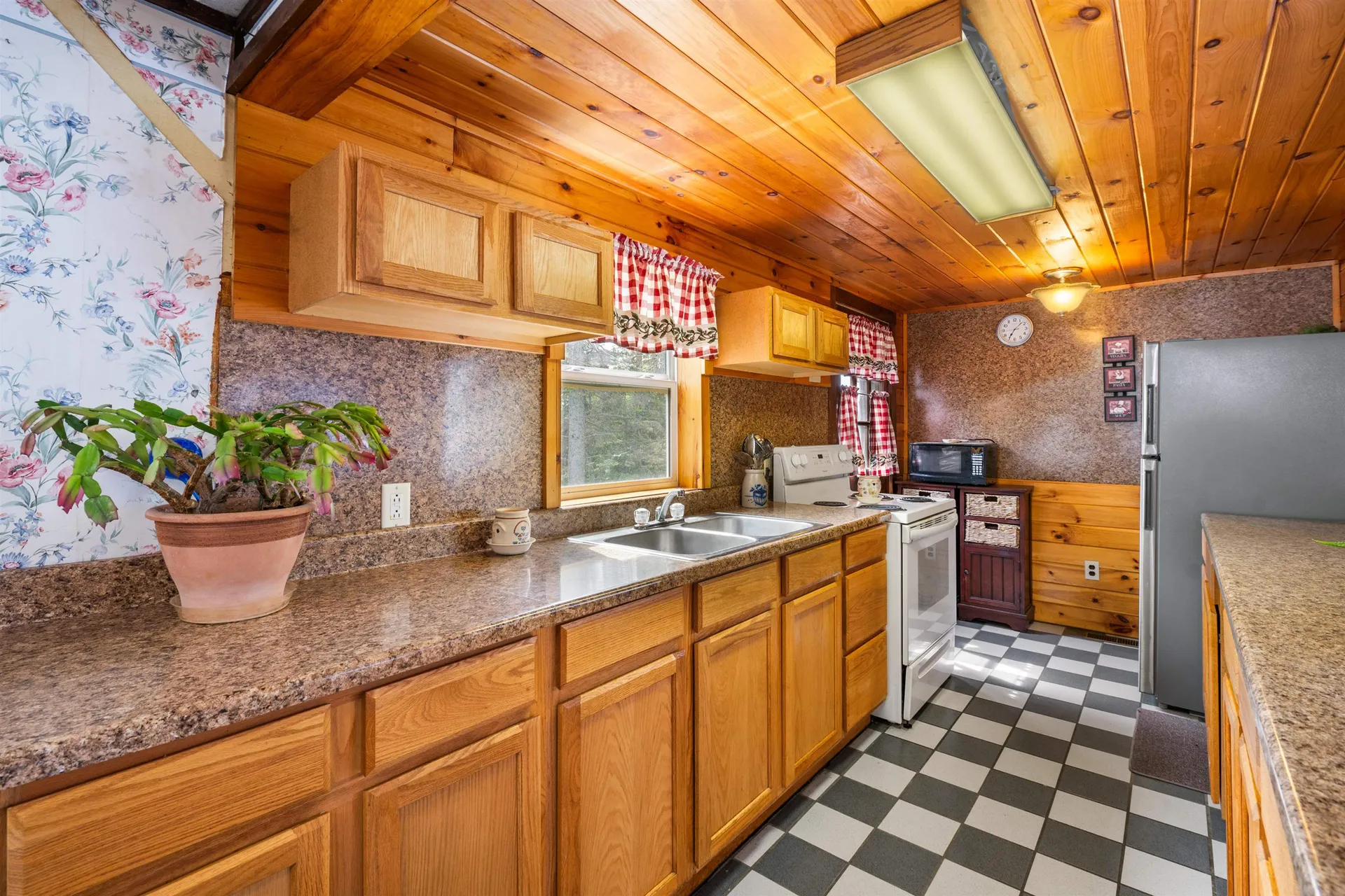 25 Lake Francis Drive Pittsburg NH 03592