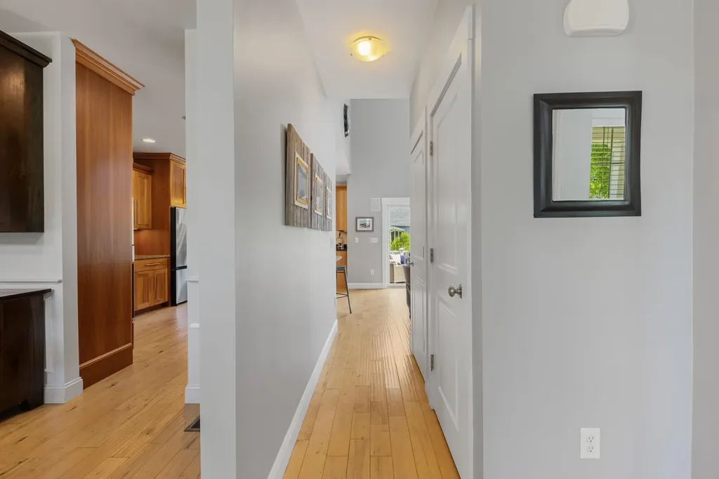 8 Heron Way Stratham NH 03885