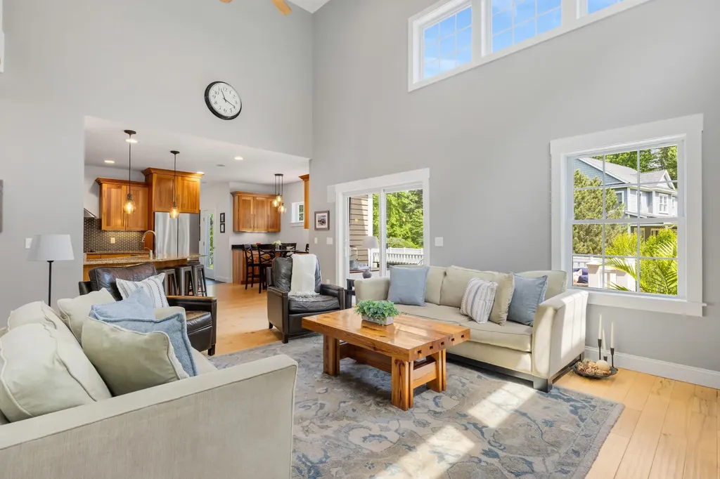 8 Heron Way Stratham NH 03885