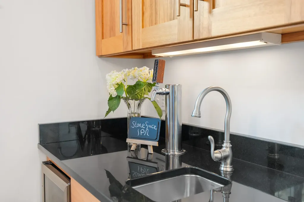 8 Heron Way Stratham NH 03885