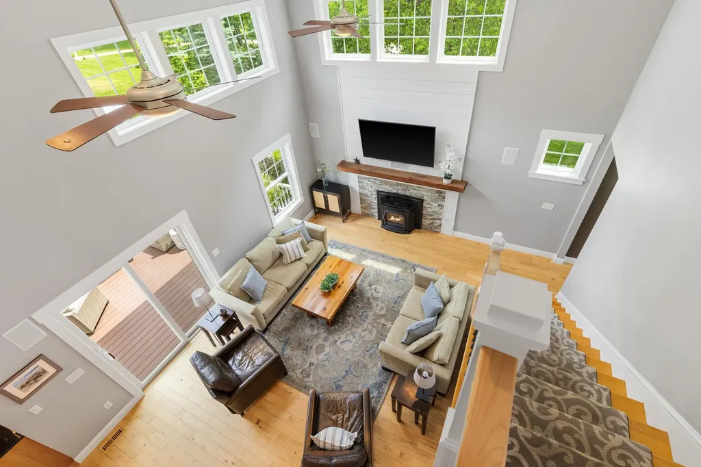 8 Heron Way Stratham NH 03885