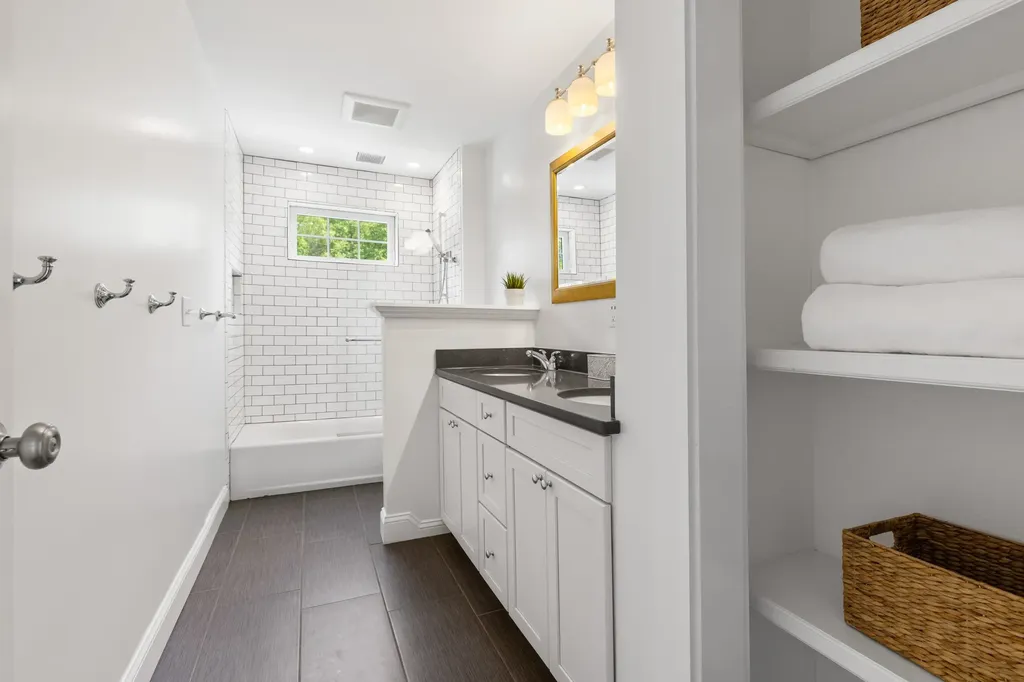 8 Heron Way Stratham NH 03885
