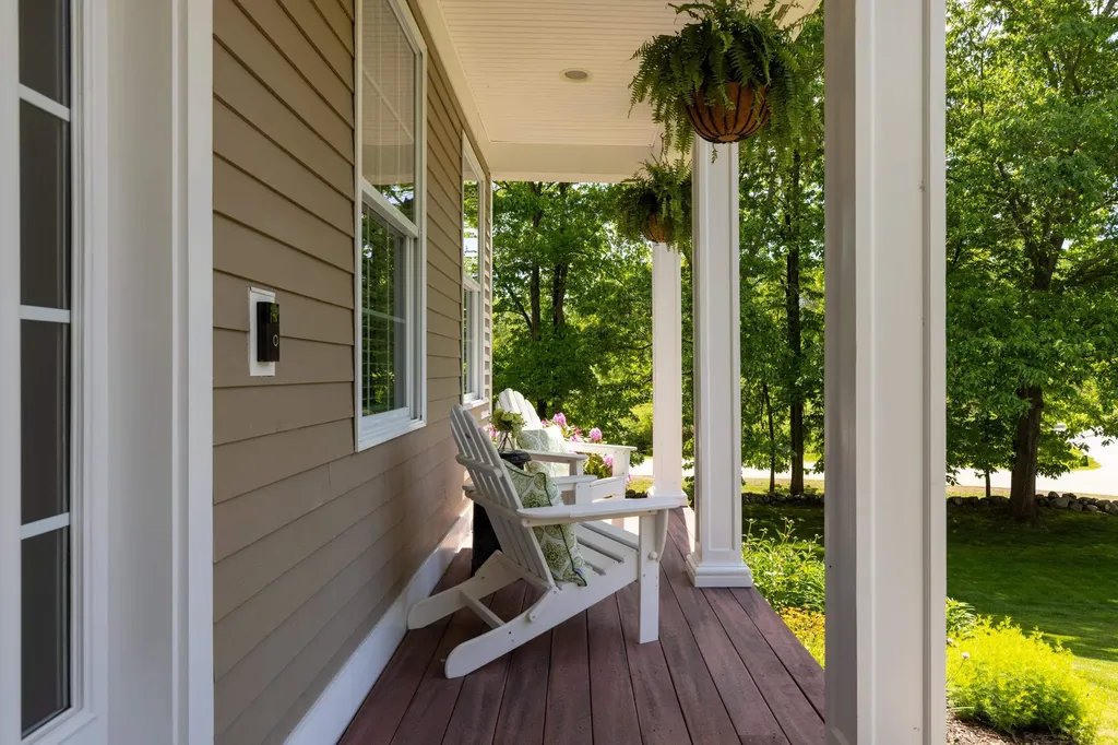8 Heron Way Stratham NH 03885