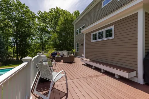 8 Heron Way Stratham NH 03885