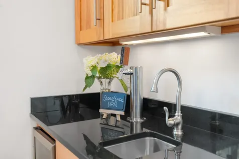 8 Heron Way Stratham NH 03885