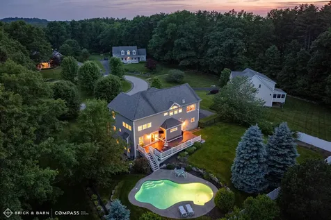 8 Heron Way Stratham NH 03885