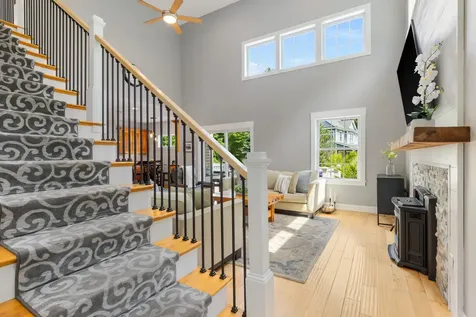8 Heron Way Stratham NH 03885