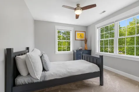 8 Heron Way Stratham NH 03885