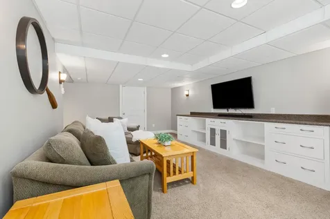 8 Heron Way Stratham NH 03885
