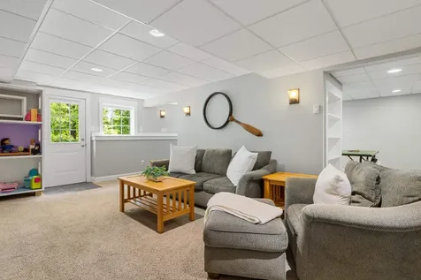 8 Heron Way Stratham NH 03885