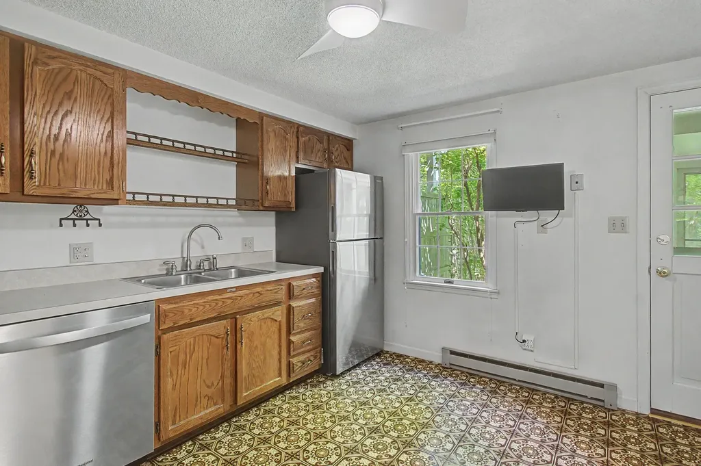 69 Joy Drive South Burlington VT 05403