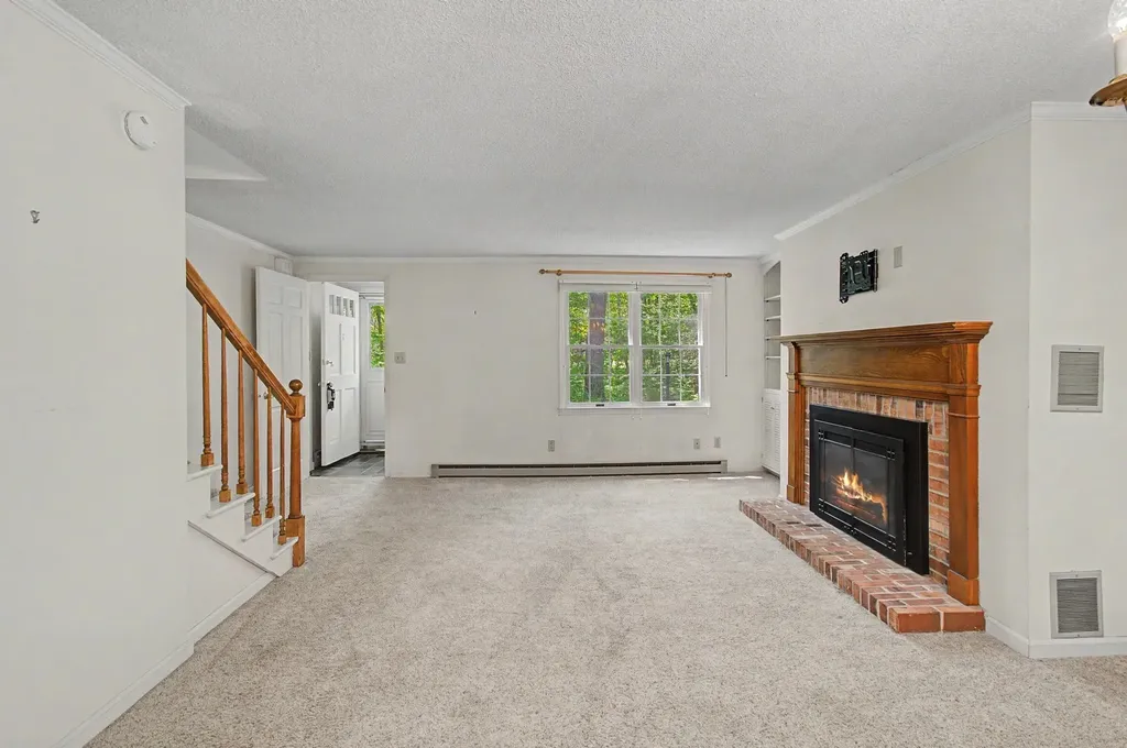 69 Joy Drive South Burlington VT 05403