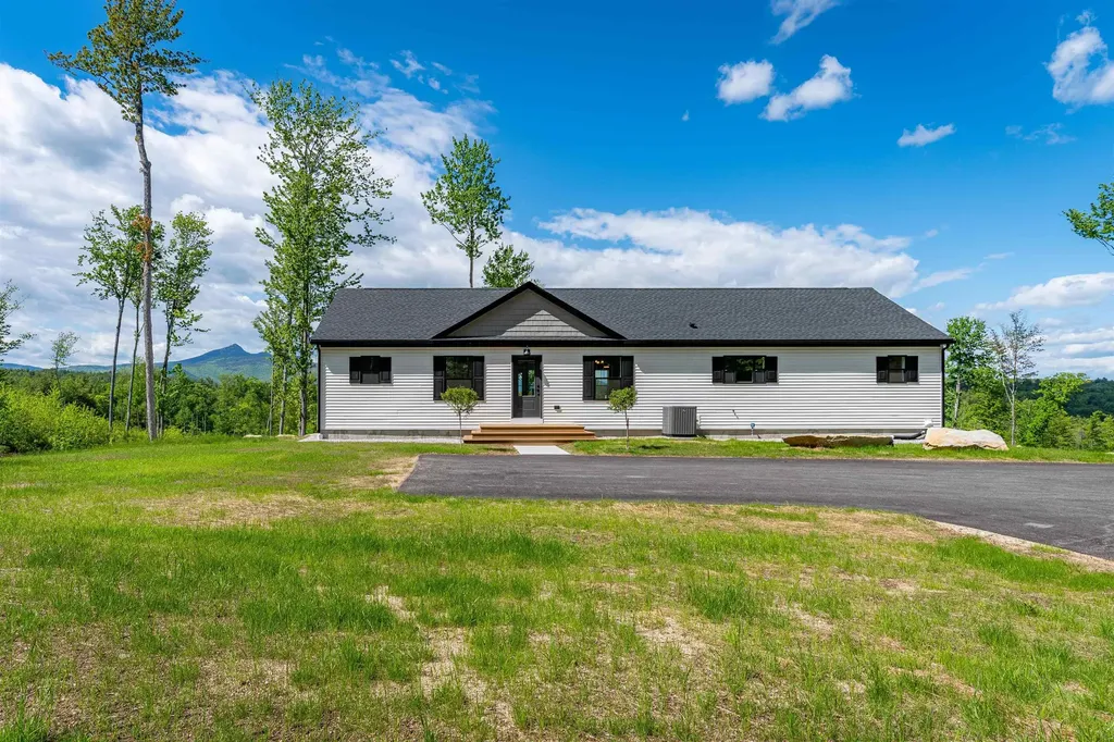 63 Whipple's Way Tamworth NH 03817