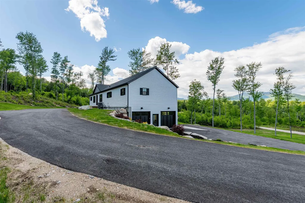 63 Whipple's Way Tamworth NH 03817