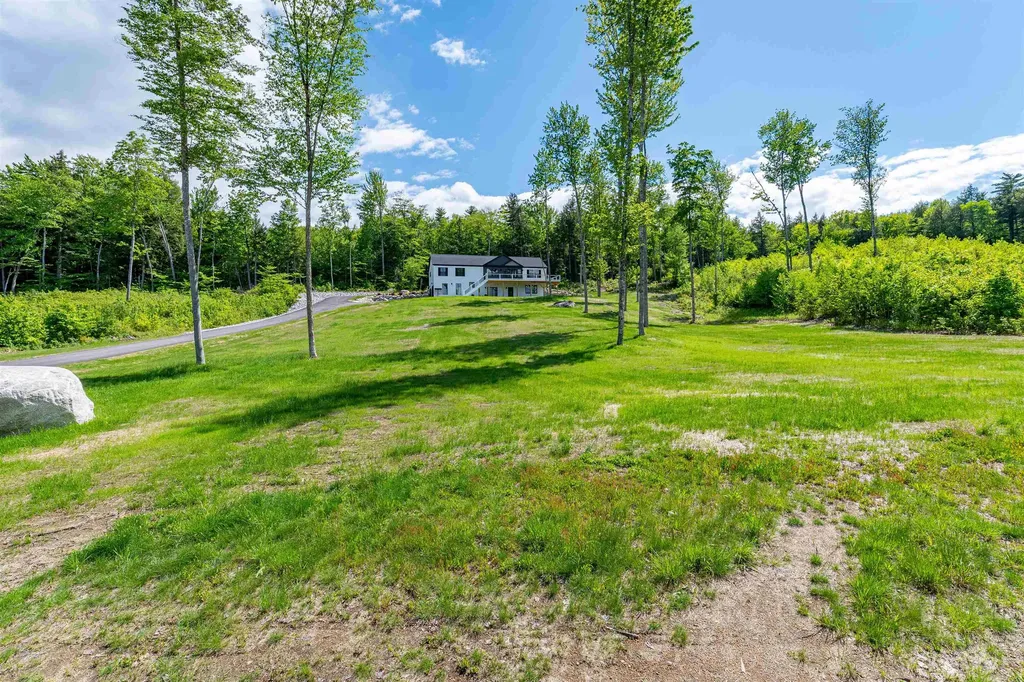 63 Whipple's Way Tamworth NH 03817