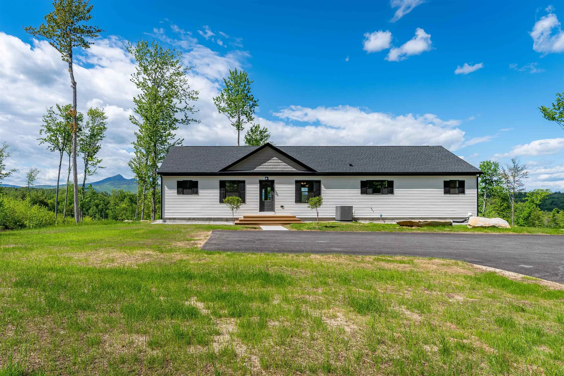63 Whipple's Way Tamworth NH 03817