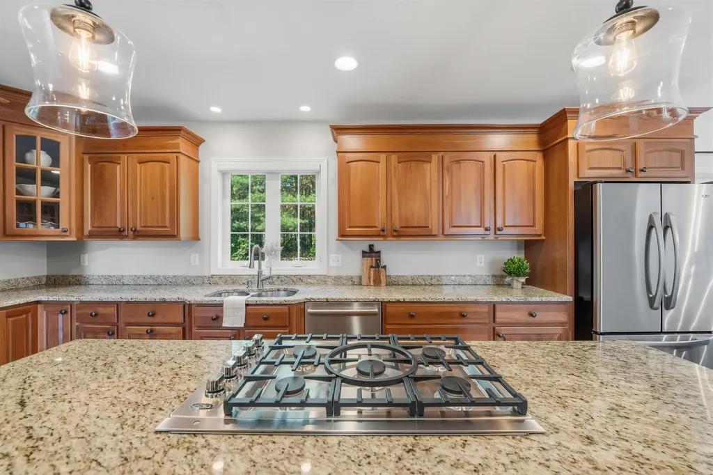 7 Ballard Road Pelham NH 03076