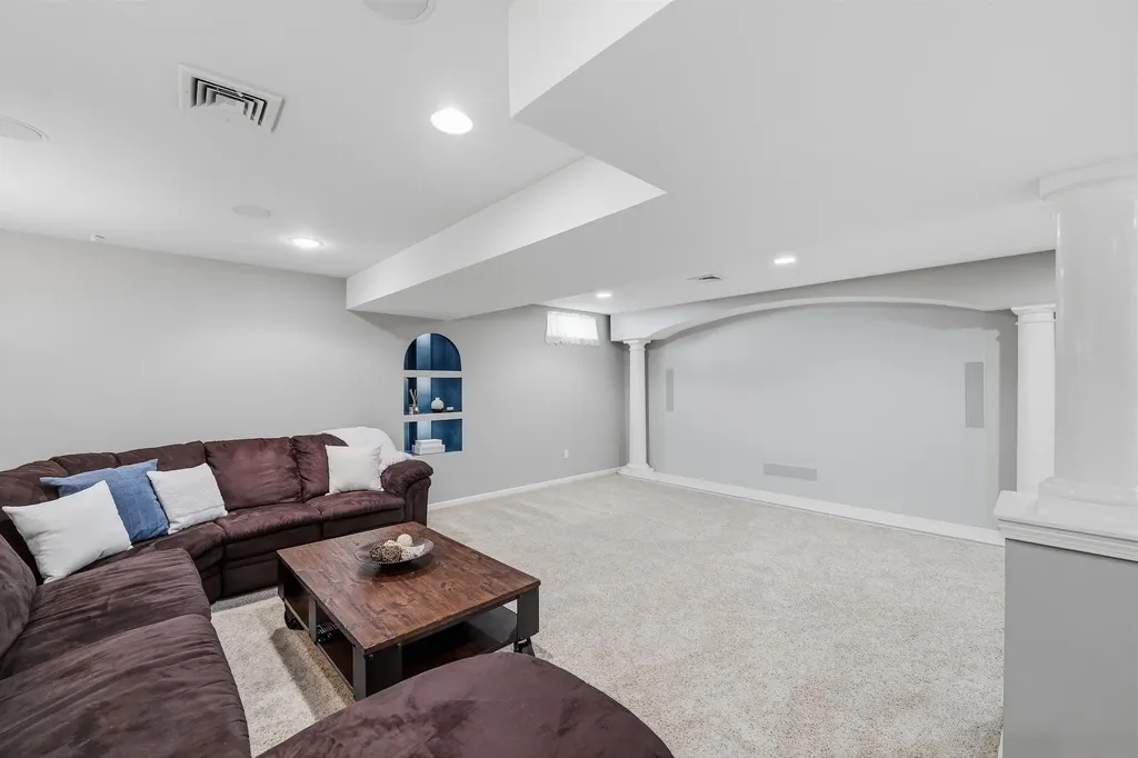 7 Ballard Road Pelham NH 03076