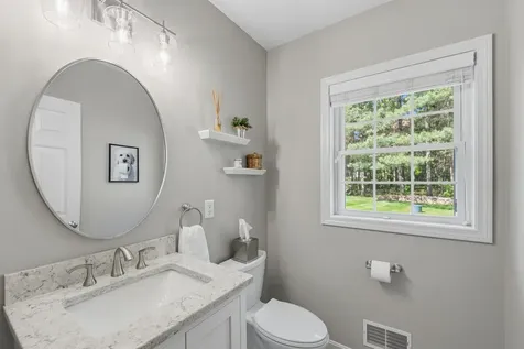 7 Ballard Road Pelham NH 03076