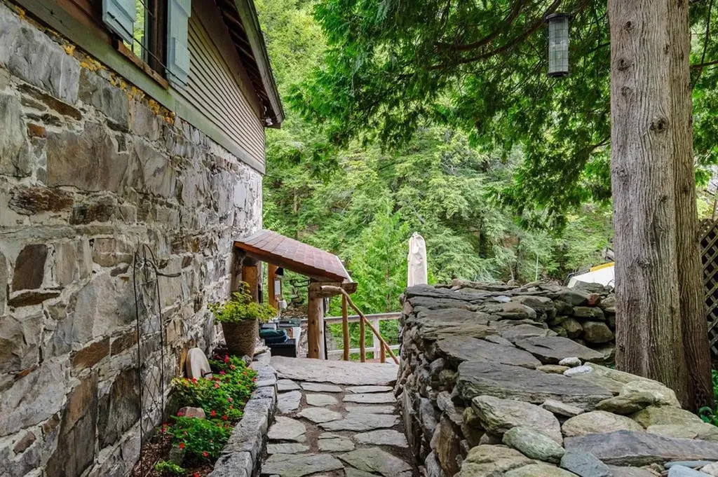 442 States Prison Hollow Road Starksboro VT 05487