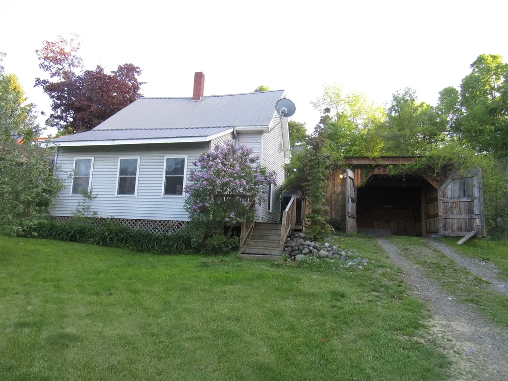 77 Maple Street Orleans VT 05860