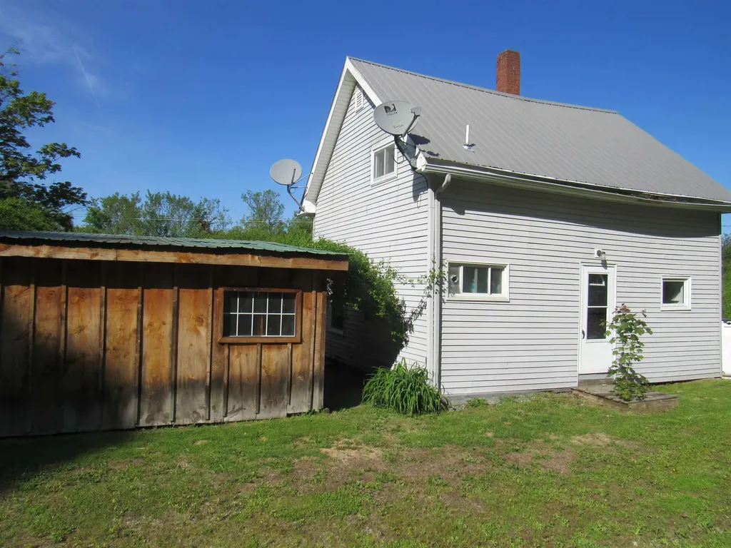 77 Maple Street Orleans VT 05860