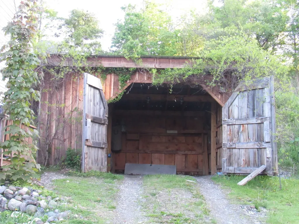 77 Maple Street Orleans VT 05860