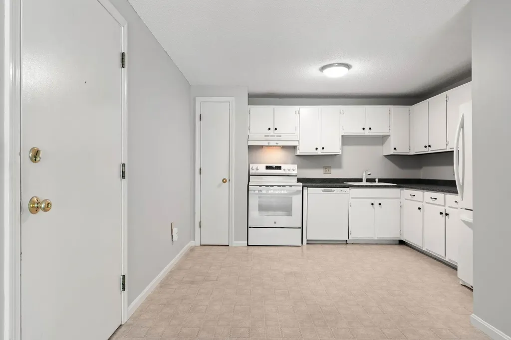 910 White Cedar Boulevard Portsmouth NH 03801