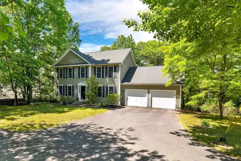 5 Boylston Avenue Nashua NH 03064