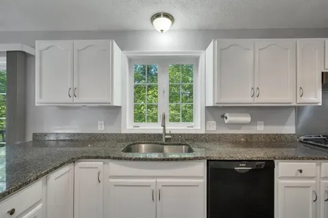 5 Boylston Avenue Nashua NH 03064