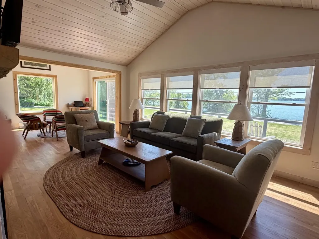 3953 West Shore Road Alburgh VT 05440-5609