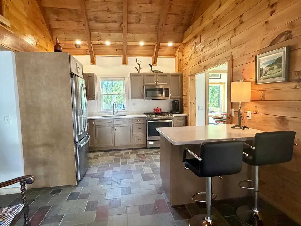 3953 West Shore Road Alburgh VT 05440-5609