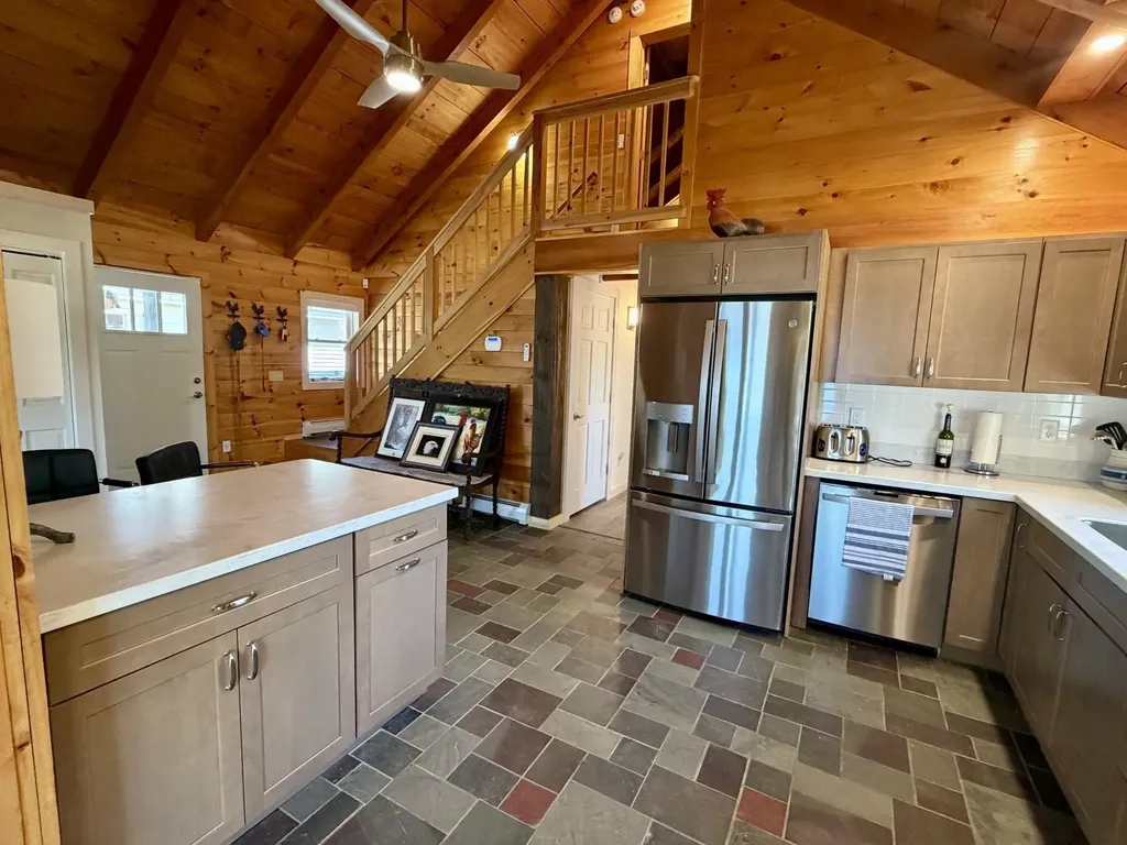 3953 West Shore Road Alburgh VT 05440-5609