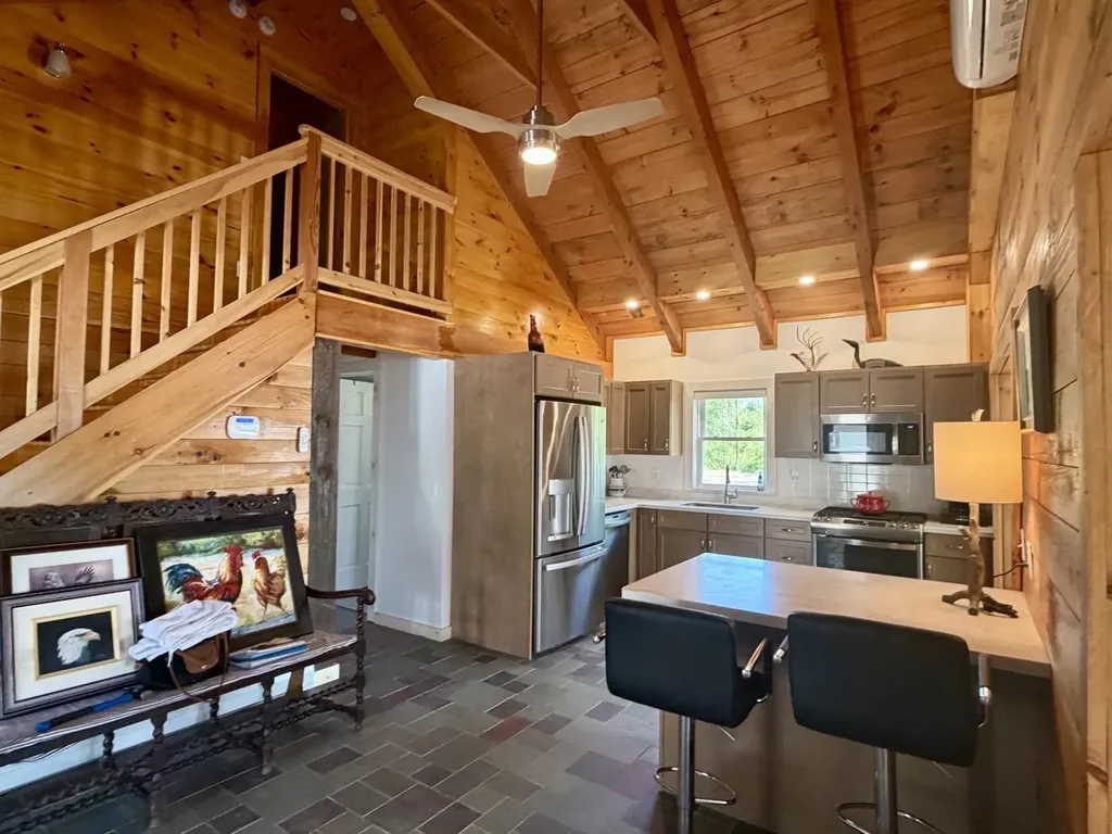 3953 West Shore Road Alburgh VT 05440-5609