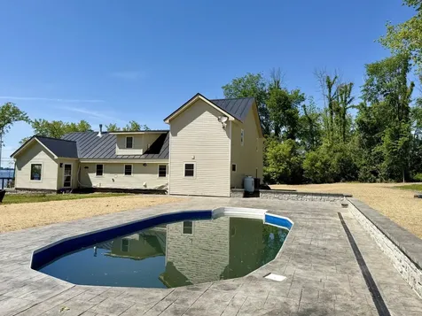 3953 West Shore Road Alburgh VT 05440-5609