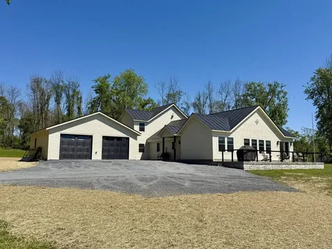 3953 West Shore Road Alburgh VT 05440-5609