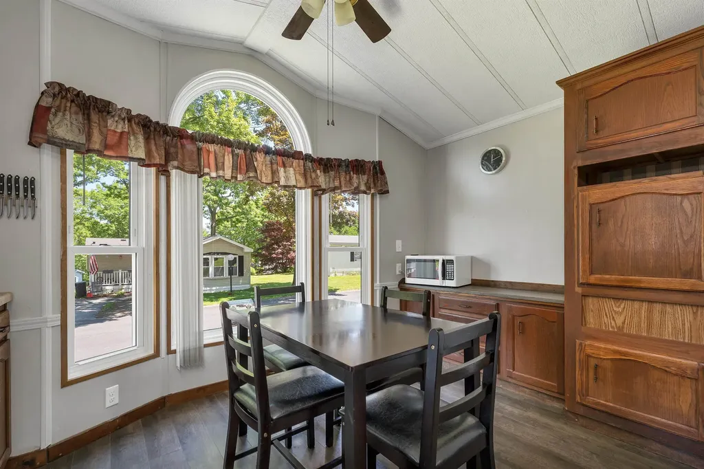 8 N. Cranberry Lane Rochester NH 03867