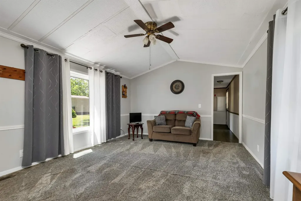 8 N. Cranberry Lane Rochester NH 03867